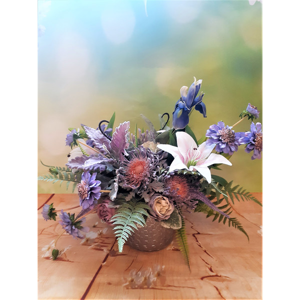 Violet-grey-purple-floral-centerpiece-5.jpg