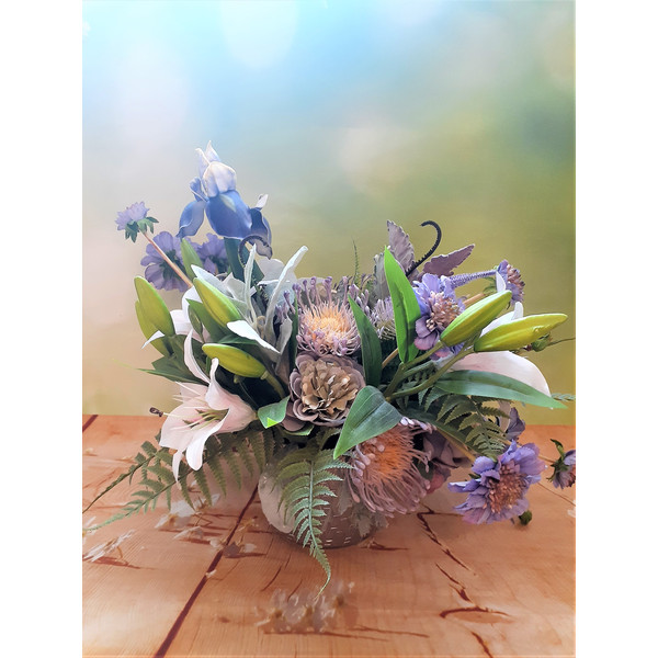 Violet-grey-purple-floral-centerpiece-3.jpg