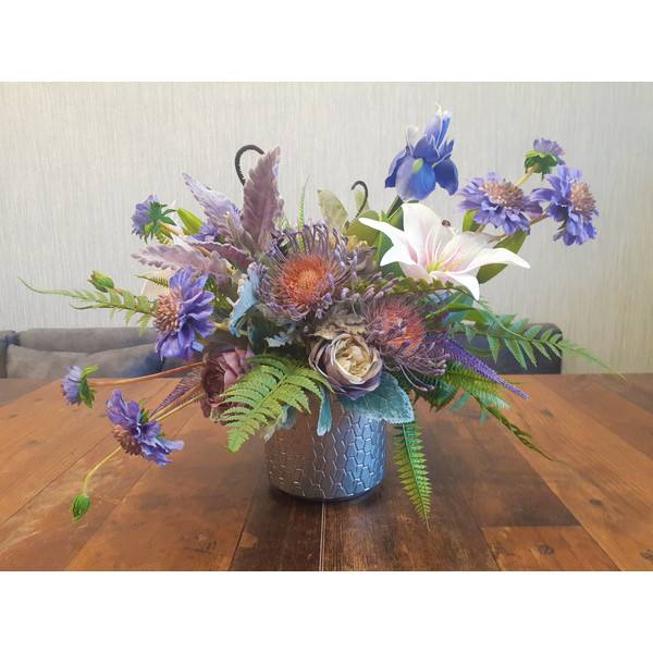 Violet-grey-purple-floral-centerpiece-7.jpg