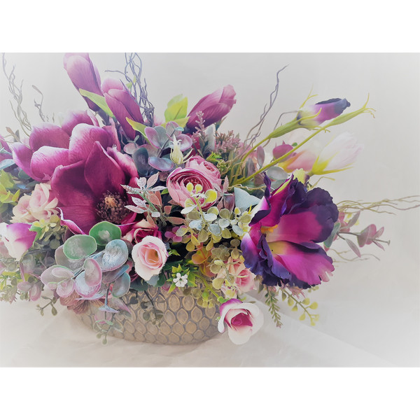 Purple-Magnolia-roses-centerpiece-6.jpg
