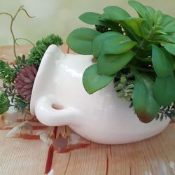 Succulent arrangement, Fake succulent garden in amphora, Arrangement in amphora, Amphora table arrangement,  Succulents