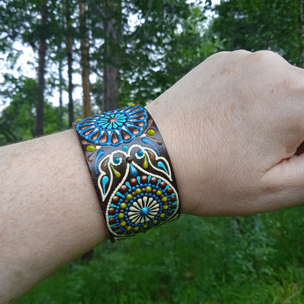 painted-leather-cuff-bracelet-on-the-model.jpg