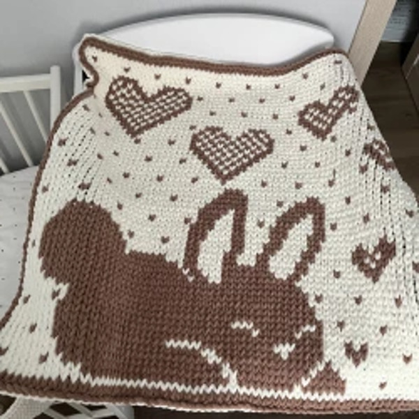 loop-yarn-finger-knitted-bunny-blanket-3.jpg