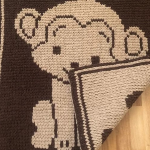 loop-yarn-finger-knitted-monkey.blanket-3