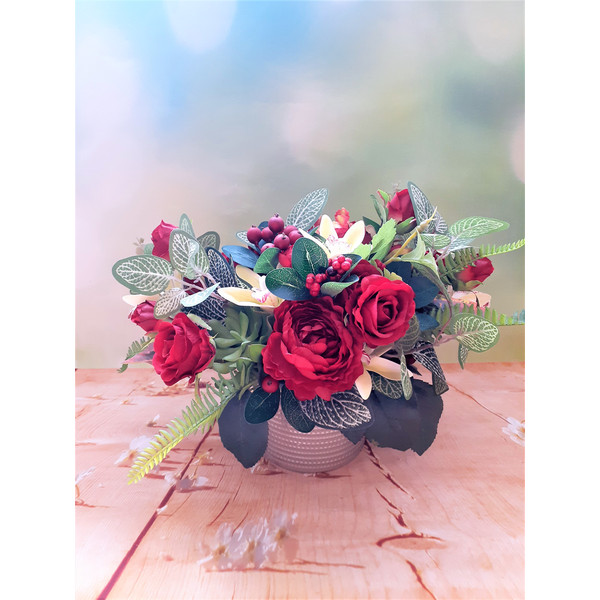 Burgundy-roses-succulents-Floral-Centerpiece-3.jpg