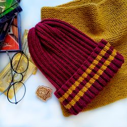 set of 2: knit griffindor ribbed hat and knit neckwarmer christmas gift