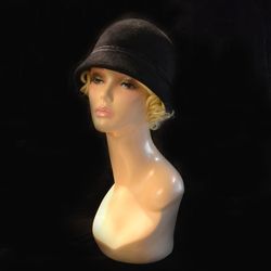 black cloche hat, 1920s style hat, winter hat, felt hat, cloche hat, vintage