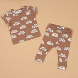 Rainbows baby clothes set of 2: baby t-shirt and leggings, size 0-3 months, newborn outfit, boho baby clothes, baby gift