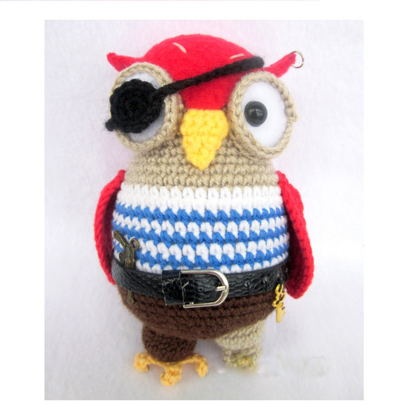 soft-crochet-toy-owl-in-pirate-clothes-2