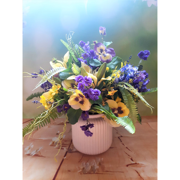 Lilies-pansies-faux-floral-arrangement-6.jpg