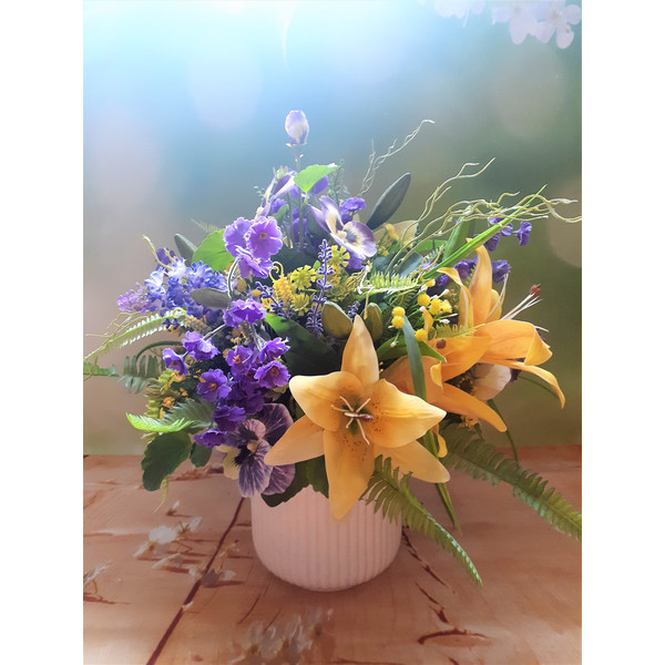 Lilies-pansies-faux-floral-arrangement-7.jpg