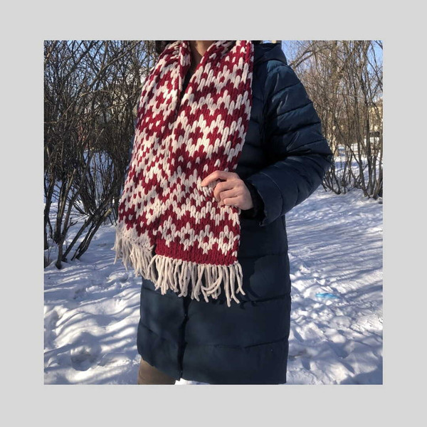 loop-yarn-finger-knitted-mosaic-winter-scarf-3