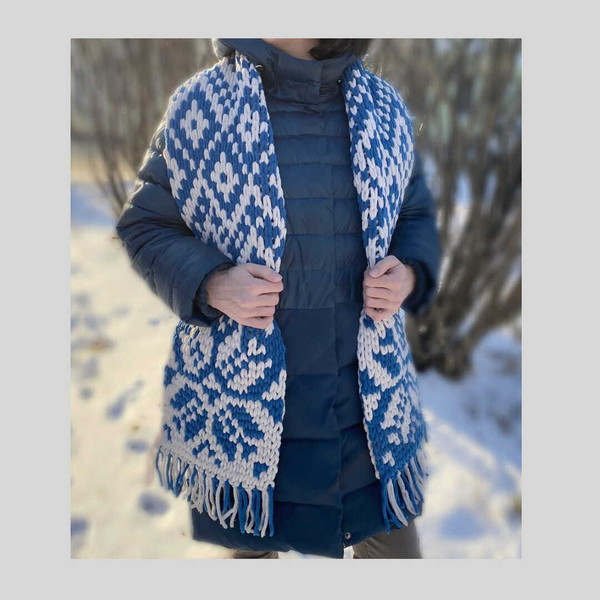 loop-yarn-finger-knitted-scandinavian-winter-scarf-3