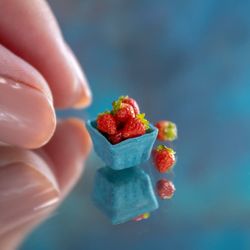 TUTORIAL Miniature polymer clay strawberry | Miniature food tutorial | Dollhouse miniatures
