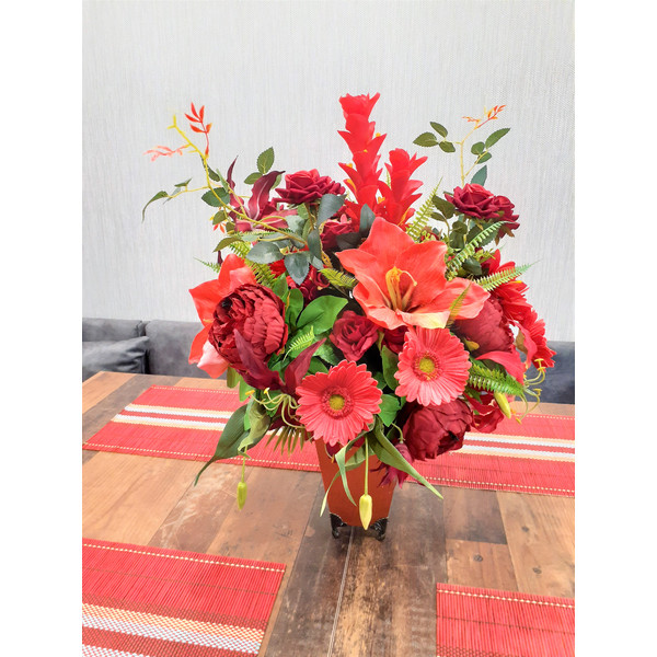 Red-Silk-Floral-Centerpiece-in-vase-5.jpg