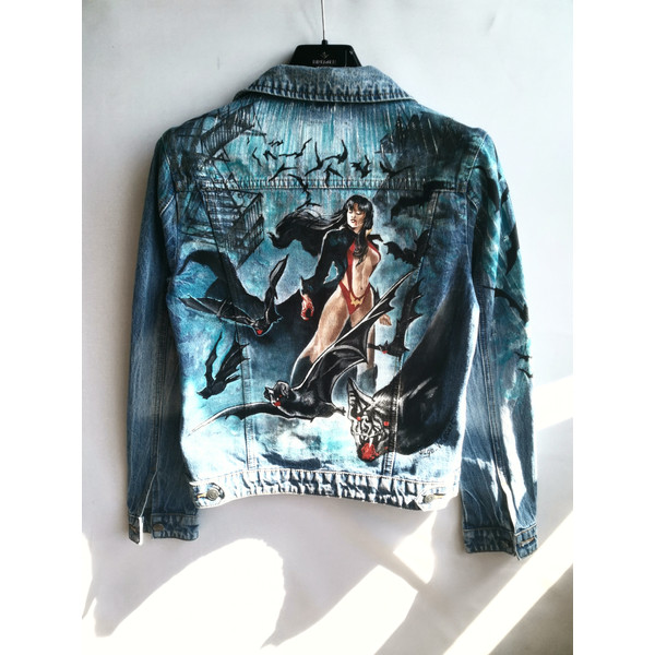 .jpgfabric- painted- women- denim- jacket- vampire- store- art- custom- clothes 13