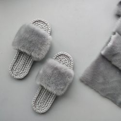 Home slippers Gray Women's Open-Toe Faux made of faux fur. Cotton shoes