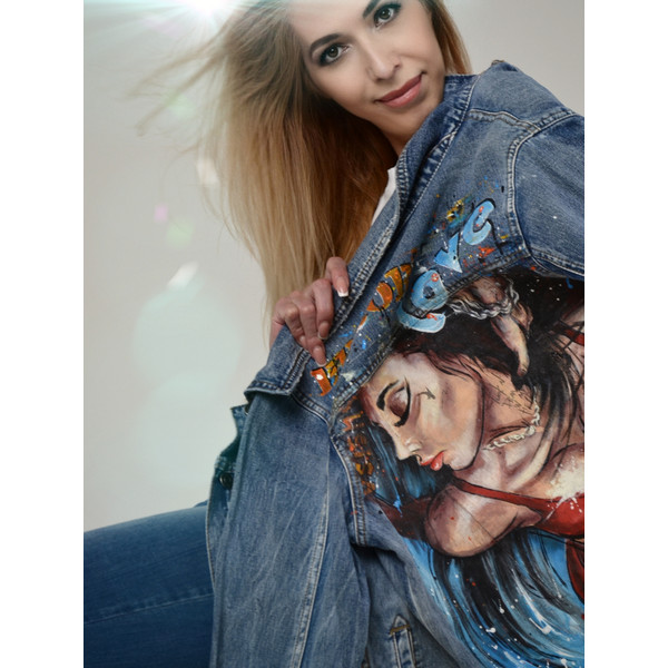 .jpgfabric- painted- women- jean- jacket- sexy- girl- art- customization 12