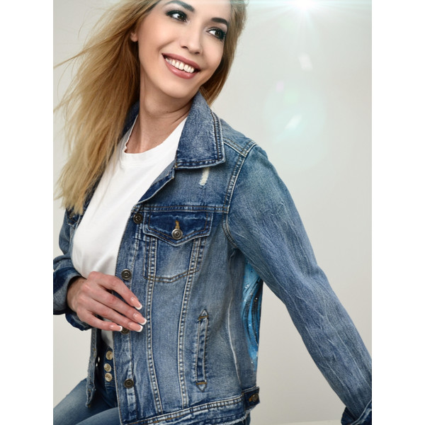 .jpgfabric- painted- women- jean- jacket- sexy- girl- art- customization 4