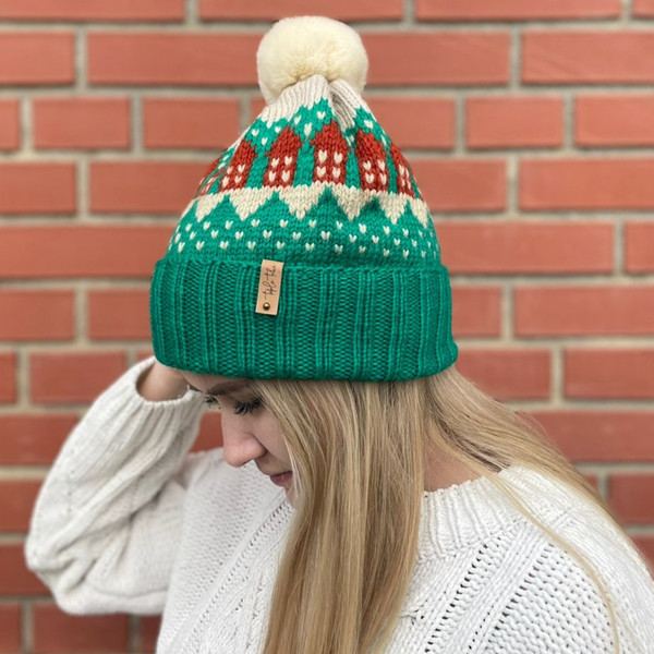 Green-knitted-warm-unisex-hat-2