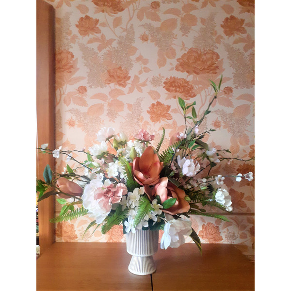 beige-silk-magnolia-anemones-centerpiece-6.jpg