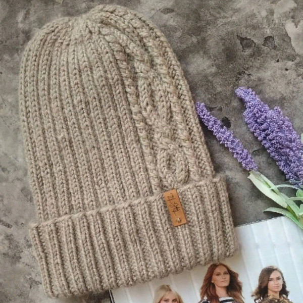 Beige_womens_warm_hand-knitted_hat_3