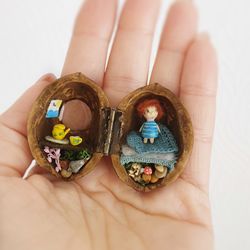 Walnut shell diorama. Tiny fairy house. Wooden toys. Fairy garden house