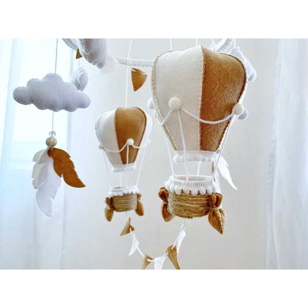 hot-air-balloon-baby-mobile-for-crib-4.jpeg