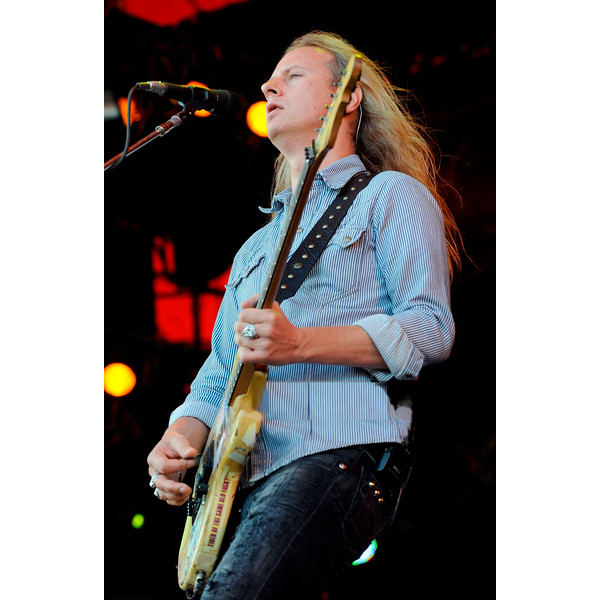 jerry cantrell guitar rock.png