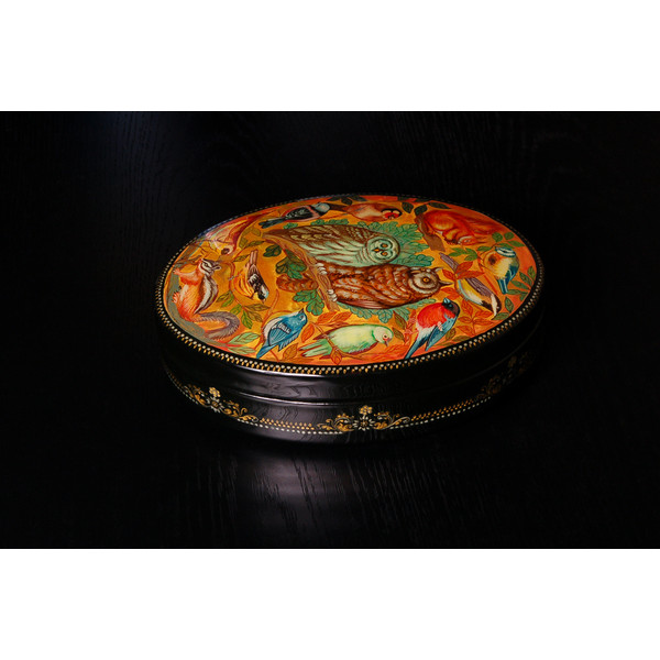 Wildlife lacquer box with birds