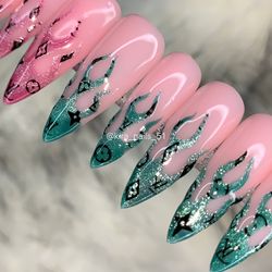 Fake nails Brand Fire Shine by Kira B | Custom nails | Brand nails | Glue on nails