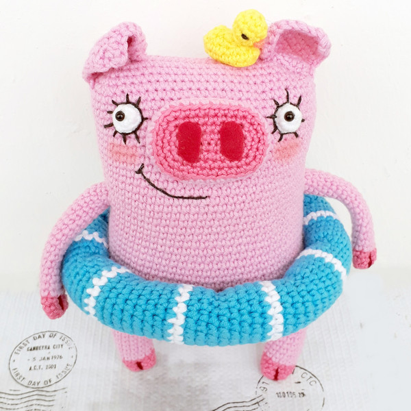 Soft-crochet-toy-piggy-funny-with-life-saving-circle-3