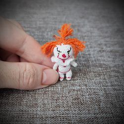 Dollhouse miniature clown crochet. Micro clown handmade. Miniature dollhhouse.