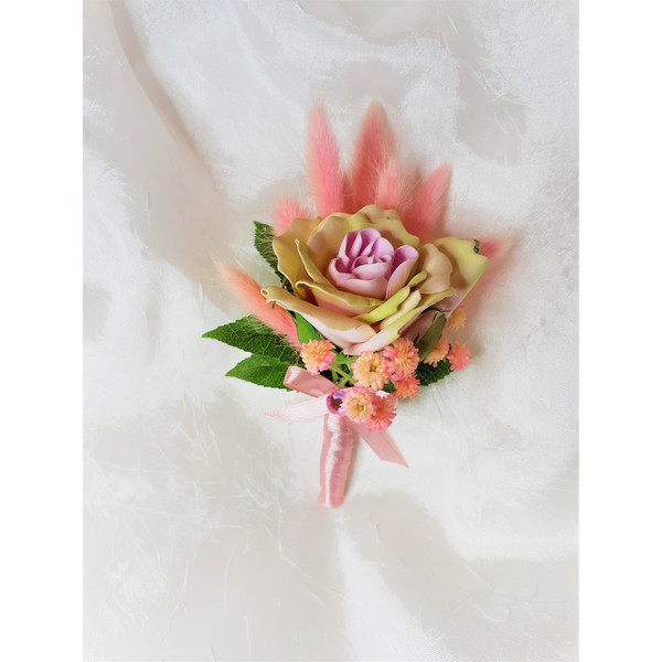 pink-rose-wedding-boutonniere-2.jpg