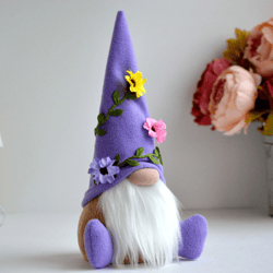 Purple flower gnome