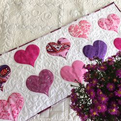 Hearts quilted table runner, Valentines bed topper, Mothers Day tablecloth, Pink hearts quilted, Handmade placemats