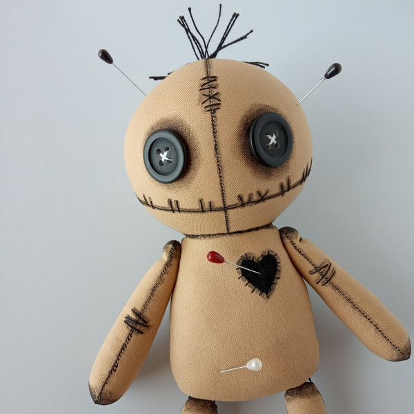creepy-cute-doll-sewing-project