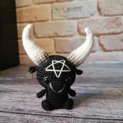 Baphomet toy. mini Baphomet. Creepy toy. Pentagram. goat head, spooky gift