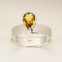 Silver ring with citrine.