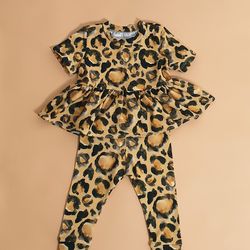 Leopard baby girl outfit, set of 2  top and leggings, baby girl clothes, baby girl blouse, baby girl leggings.