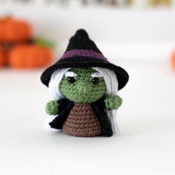Crochet little Witch doll Halloween decoration, creepy cute table decor, miniature monster toy, Halloween sign