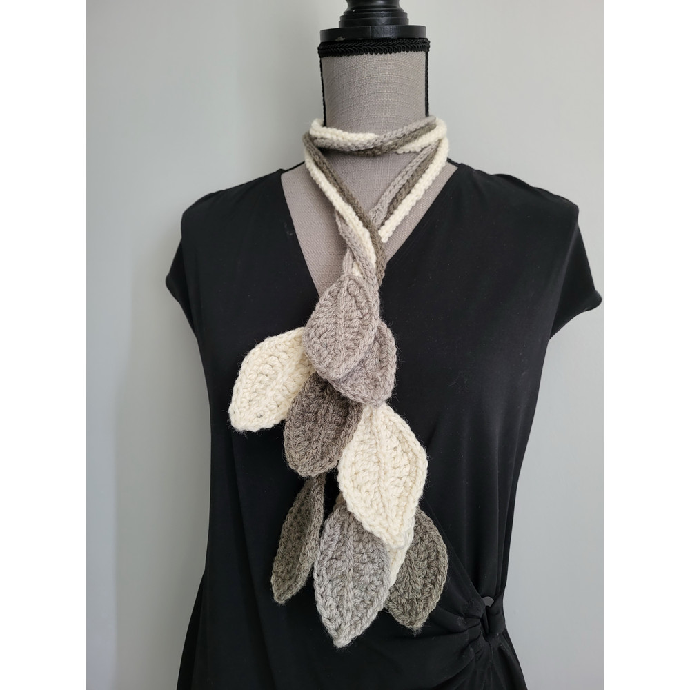 crochet scarf from leaves (11).jpg