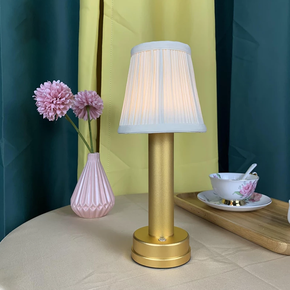 rechargeabledecorativeledtableandbarlampwithshadegold.png
