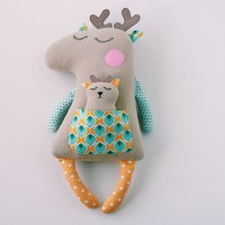 Deer with baby dolls. Sewing pattern and tutorial PDF