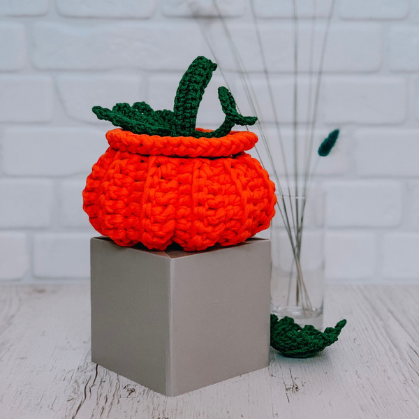 Crochet-pattern-Halloween-pumpkin-1
