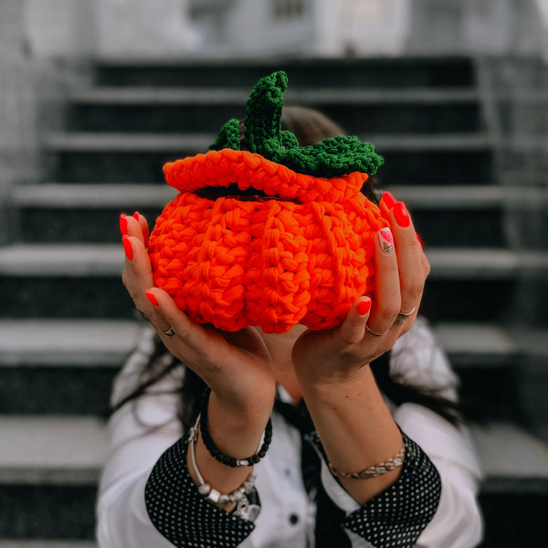 Crochet-pattern-Halloween-pumpkin-2