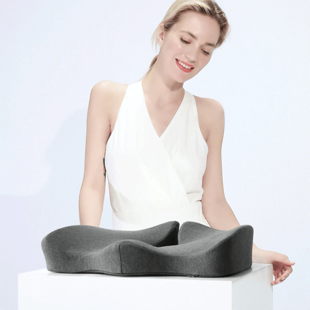 Soft hip support cushion with breathable cotton and mesh lining