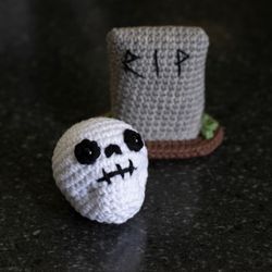 Stuffed headstone and skull miniature monster toy gift idea for Halloween party, creepy table decor, graveyard decor