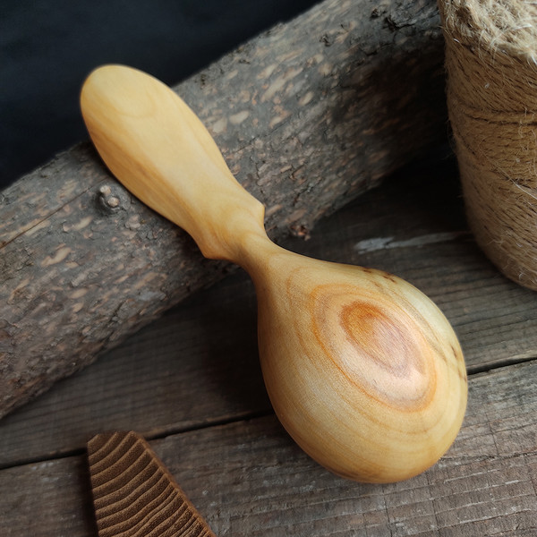 Handmade wooden coffee scoop from natural willow wood with decorated handle - 05