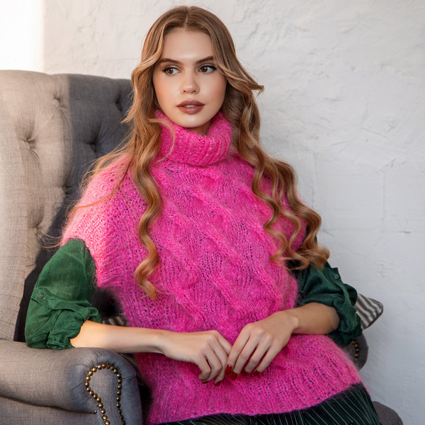 knitted pink vest 4.jpg